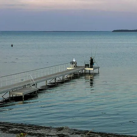 Charming With Sea View In Casa de Férias Hejlsminde