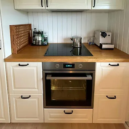 Charming With Sea View In Hejlsminde Feriehus