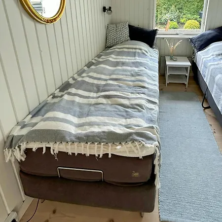 Charming With Sea View In Hejlsminde