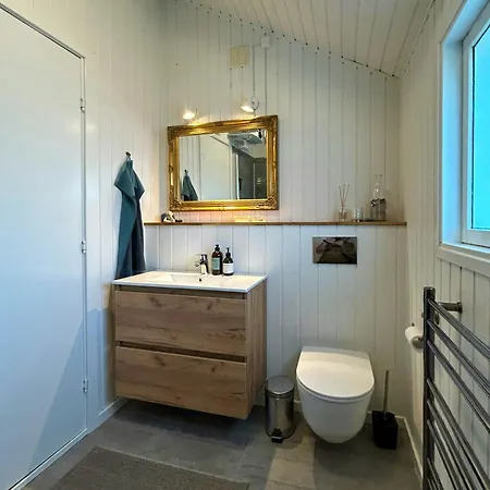 Feriehus Charming With Sea View In Hejlsminde *