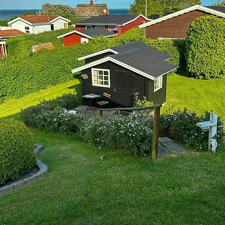 Feriehus Charming With Sea View In Hejlsminde
