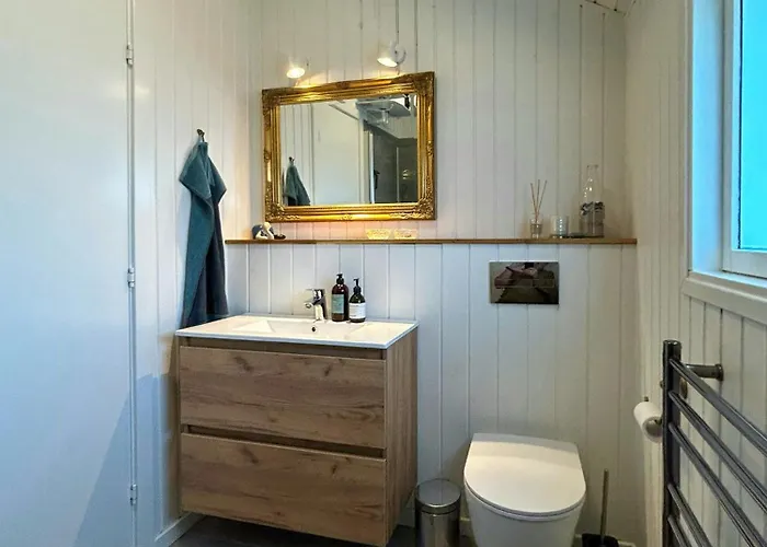 בית נופש Charming With Sea View In Hejlsminde *