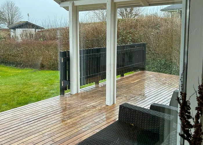 Charming With Sea View In Hejlsminde בית נופש Hejls